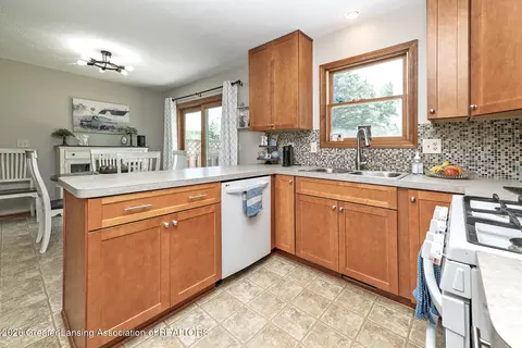 Kitchen - 2658 E Gresham Hwy, Charlotte, MI 48813 photo 1 of 1