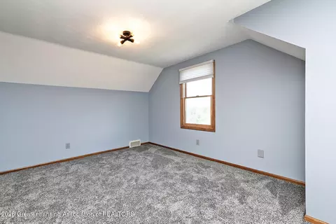 Bedroom - 2658 E Gresham Hwy, Charlotte, MI 48813 photo 2 of 4