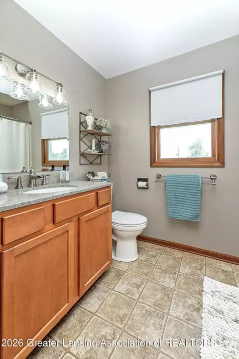 Bath - 2658 E Gresham Hwy, Charlotte, MI 48813 photo 1 of 2