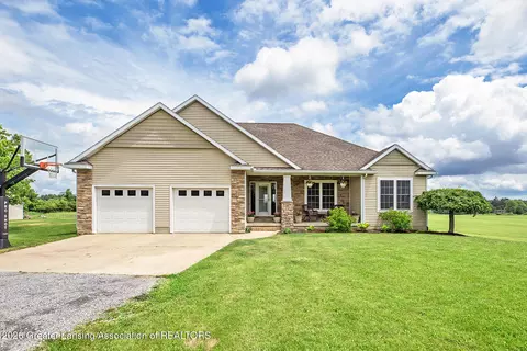 7729 S Airport Rd, Dewitt, MI 48820