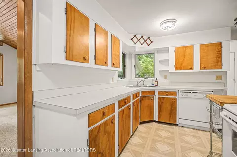 Kitchen - 4675 Van Atta Rd, Okemos, MI 48864 photo 3 of 6