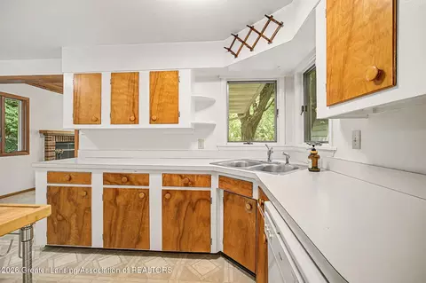 Kitchen - 4675 Van Atta Rd, Okemos, MI 48864 photo 6 of 6
