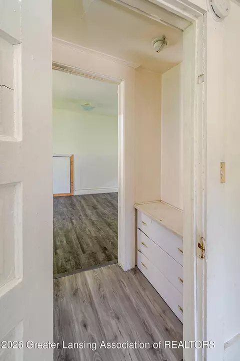 Entry Way - 1433 Bailey St, Lansing, MI 48910 photo 1 of 2
