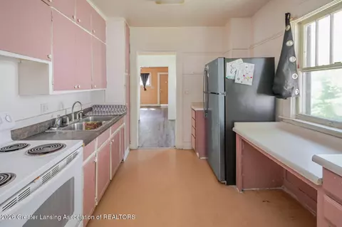 Kitchen - 1433 Bailey St, Lansing, MI 48910 photo 2 of 2