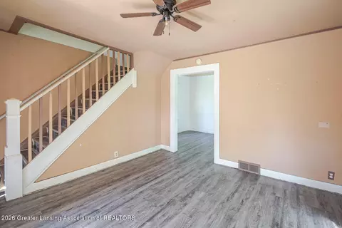 Living - 1433 Bailey St, Lansing, MI 48910 photo 1 of 1