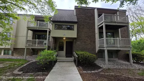 500 Woodingham Dr UNIT 20, East Lansing, MI 48823