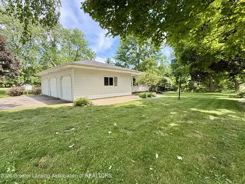 15479 S Airport Rd, Lansing, MI 48906