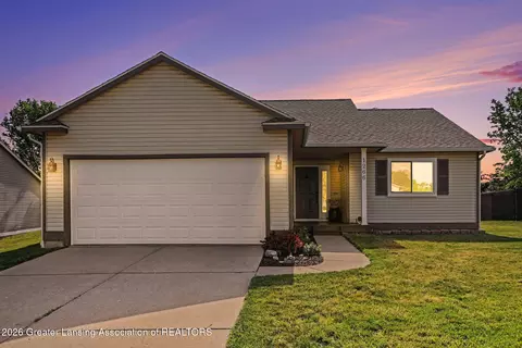 1266 Sumac Ln, Holt, MI 48842
