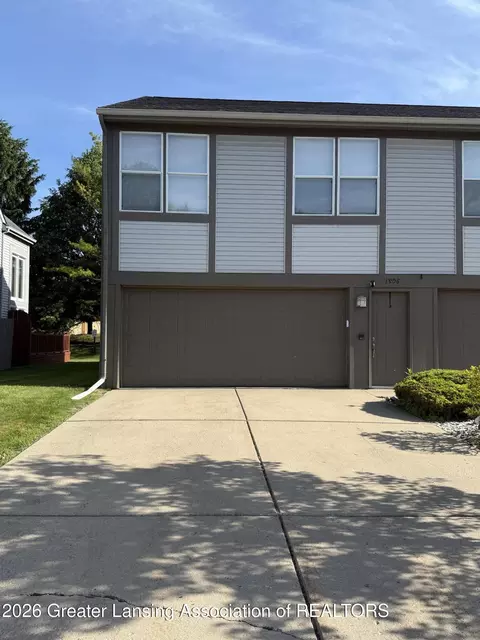 1908 Lourdes Ct, Lansing, MI 48910