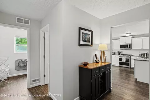 Entry Way - 238 Noleigh Ln, Dewitt, MI 48820 photo 2 of 2