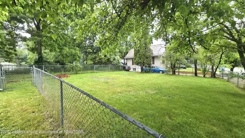 Exterior - 1220 Whyte St, Lansing, MI 48906 photo 3 of 5