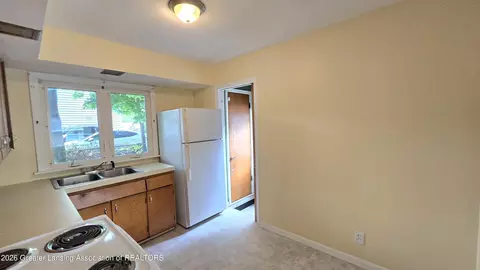 Entry Way - 1220 Whyte St, Lansing, MI 48906 photo 1 of 2