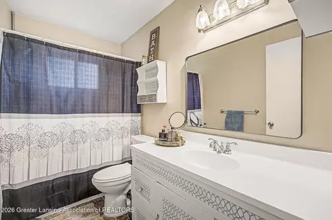 Bath - 2414 Leon Ave, Lansing, MI 48906 photo 2 of 2