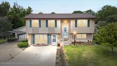 2610 Renfrew Way, Lansing, MI 48911
