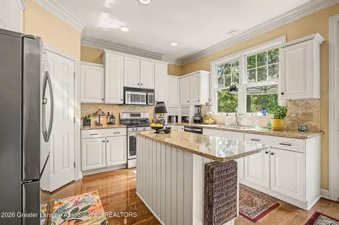Kitchen - 13201 Watercrest Dr, Dewitt, MI 48820 photo 2 of 5