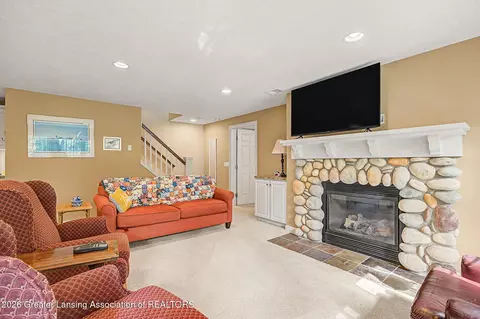 Living - 13201 Watercrest Dr, Dewitt, MI 48820 photo 2 of 4