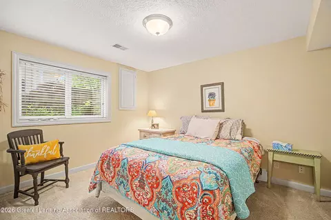 Bedroom - 13201 Watercrest Dr, Dewitt, MI 48820 photo 7 of 8