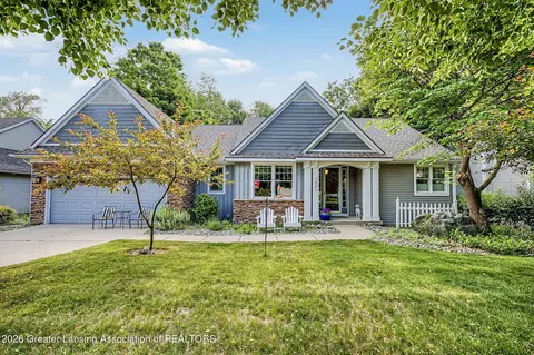13201 Watercrest Dr, Dewitt, MI 48820