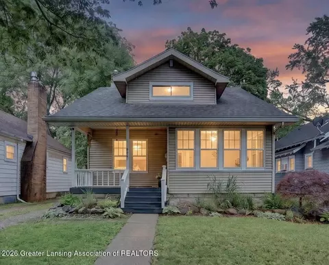 906 Cleo St, Lansing, MI 48915