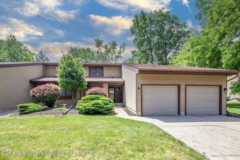 2020 Greenwich Ct, Lansing, MI 48910