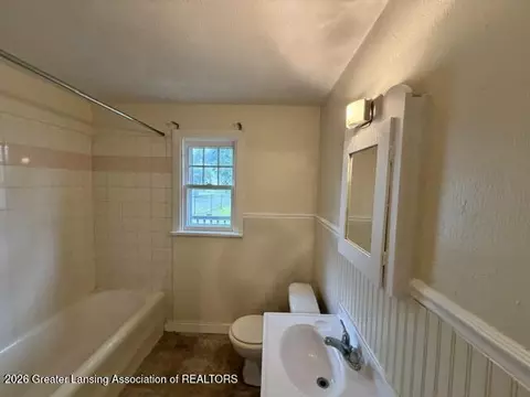Bath - 1027 Cooper Ave, Lansing, MI 48910 photo 1 of 2