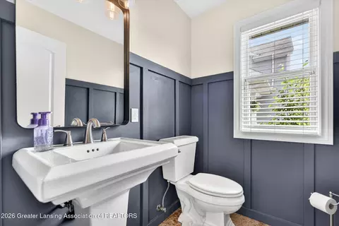 Bath - 2040 Arbor Meadows Dr, Dewitt, MI 48820 photo 1 of 5