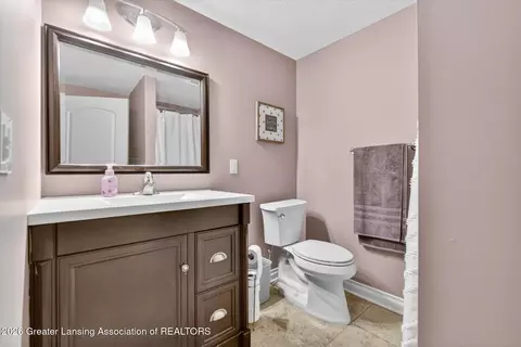 Bath - 2040 Arbor Meadows Dr, Dewitt, MI 48820 photo 5 of 5