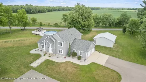 2490 Kinneville Rd, Leslie, MI 49251