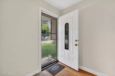 Entry Way - 421 White Oak Dr, Perry, MI 48872 photo 1 of 5