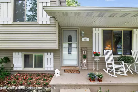 Exterior - 421 White Oak Dr, Perry, MI 48872 photo 1 of 12