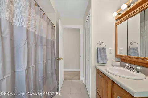 Bath - 421 White Oak Dr, Perry, MI 48872 photo 2 of 2