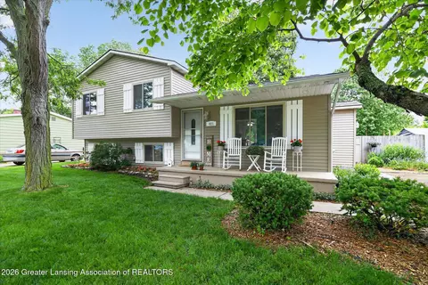 Exterior - 421 White Oak Dr, Perry, MI 48872 photo 2 of 12