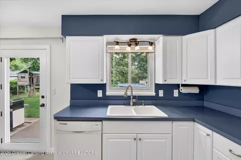 Kitchen - 421 White Oak Dr, Perry, MI 48872 photo 1 of 3
