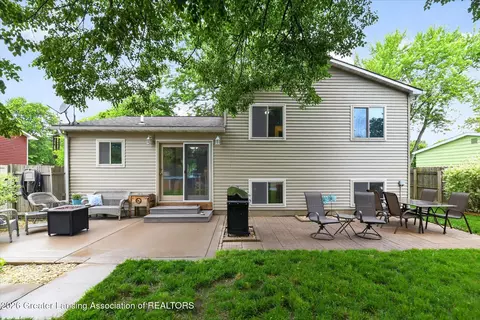 Exterior - 421 White Oak Dr, Perry, MI 48872 photo 4 of 12