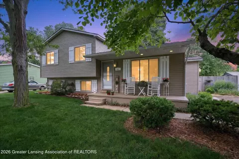 421 White Oak Dr, Perry, MI 48872