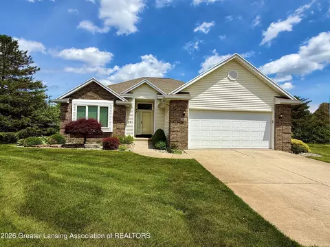 523 White Pine Blvd, Lansing, MI 48917
