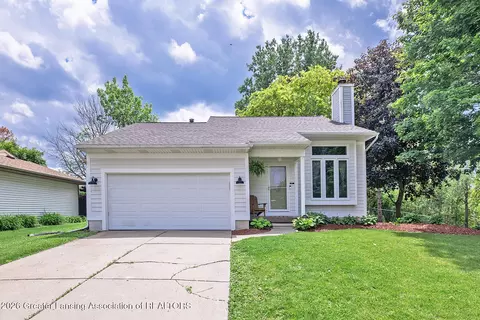 4625 Glenberry Dr, Holt, MI 48842