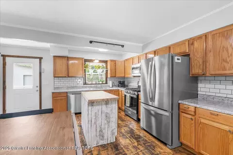 Kitchen - 2052 Phillips Ave, Holt, MI 48842 photo 1 of 3