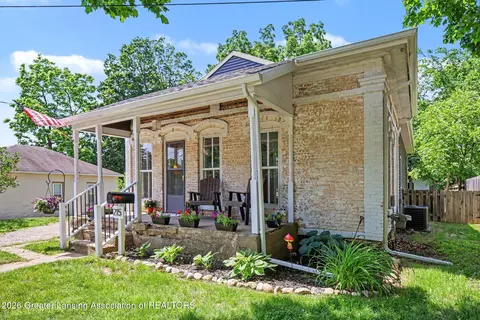 215 Torrey St, Grand Ledge, MI 48837