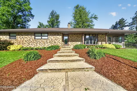 11165 Nixon Rd, Grand Ledge, MI 48837