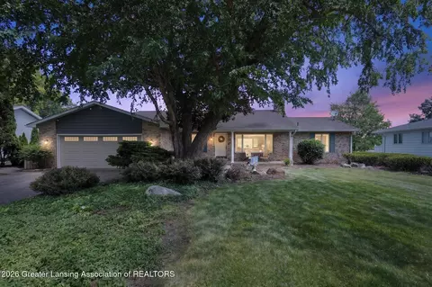 1005 W Geneva Dr, Dewitt, MI 48820