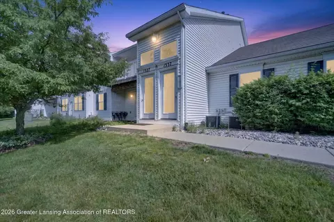 1337 Coolidge Rd #16, East Lansing, MI 48823