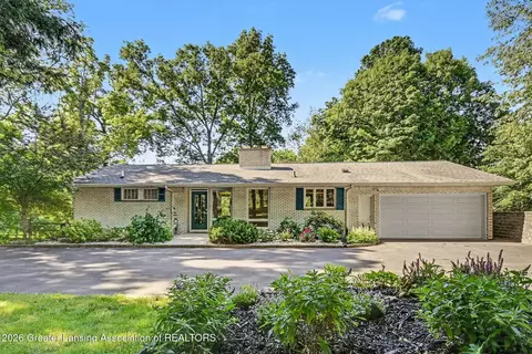 4811 Delta River Dr, Lansing, MI 48906