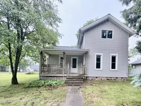 126 E 1st St, Perry, MI 48872