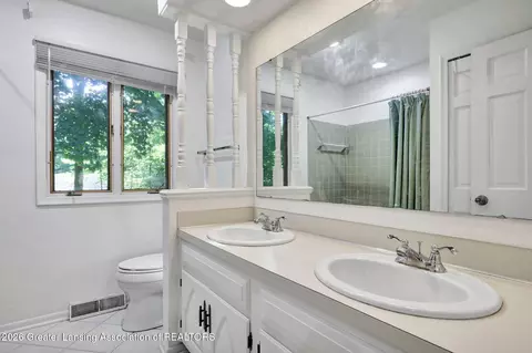 Bath - 3890 Sheldrake Ave, Okemos, MI 48864 photo 2 of 4