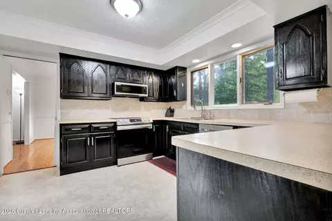Kitchen - 3890 Sheldrake Ave, Okemos, MI 48864 photo 3 of 4