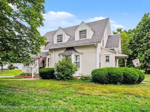903 N Chipman St, Owosso, MI 48867