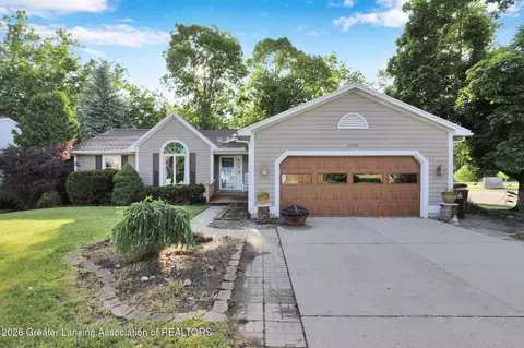 1099 Brookside Dr, Grand Ledge, MI 48837