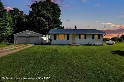 664 N Clinton Trl, Charlotte, MI 48813