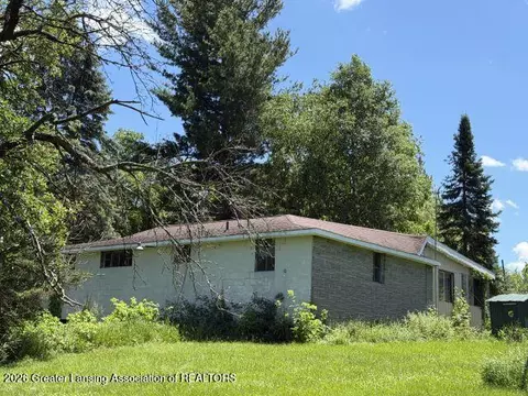 8817 Columbia Hwy, Eaton Rapids, MI 48827